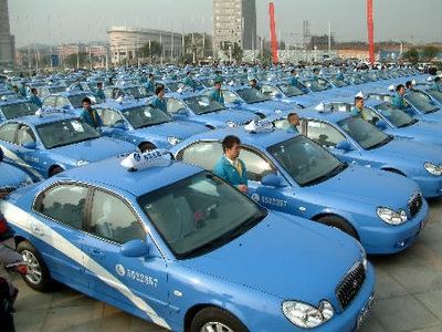 義烏市出租車(chē)保有量接近千輛，城市交通服務(wù)升級(jí)顯著